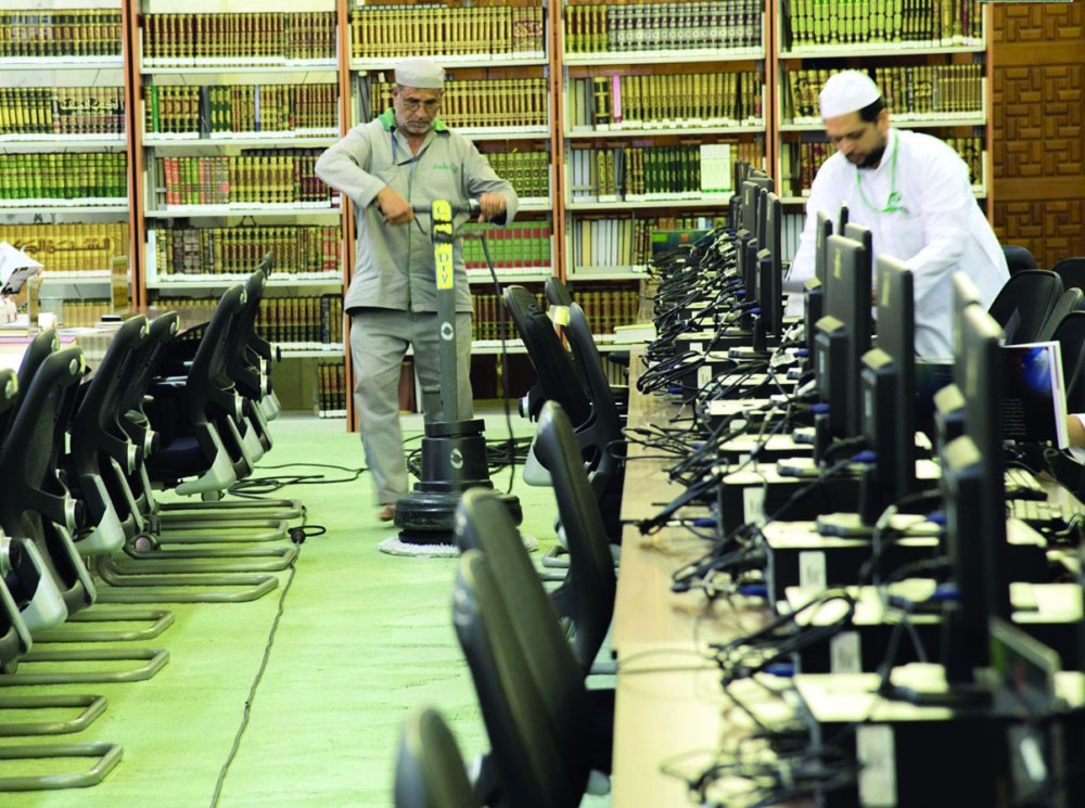 مطبعة المسجد الحرام توثق المخطوطات والكتب النادرة - صحيفة مكة