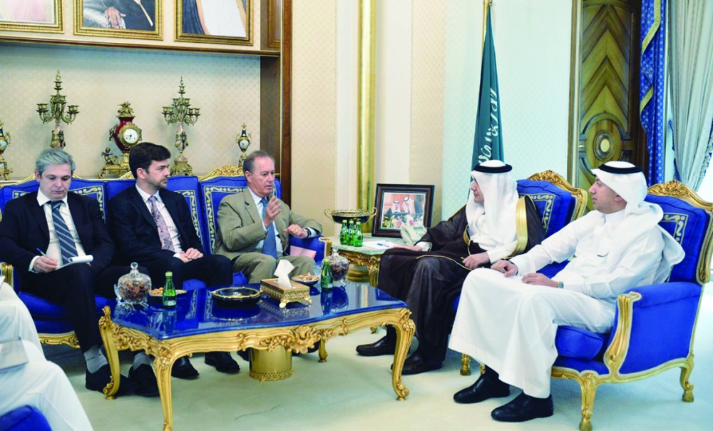 u062cu0627u0646u0628 u0645u0646 u0627u0644u0627u0633u062au0642u0628u0627u0644                          (u0648u0627u0633) 