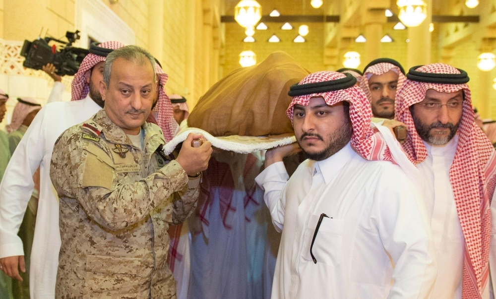خادم الحرمين يؤدي الصلاة على تركي بن عبدالعزيز | صحيفة مكة