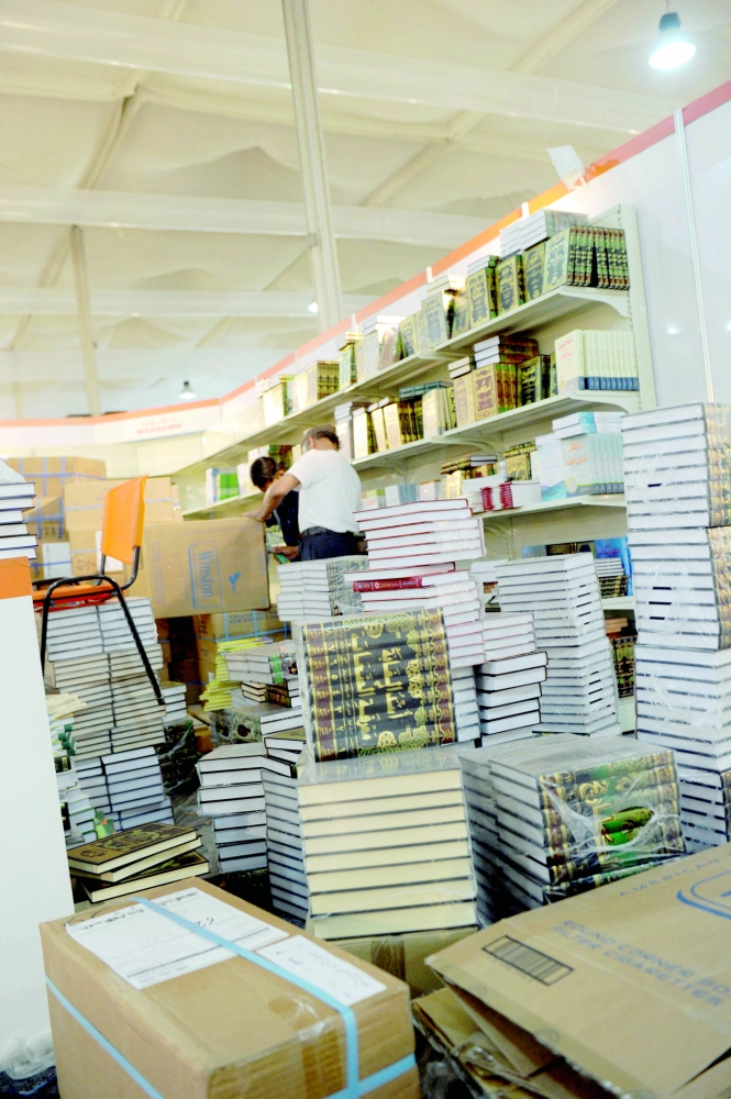 استعدادات معرض كتاب جدة   (محمد يحيى)