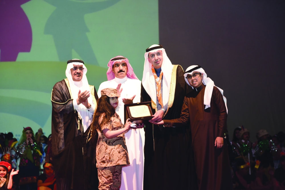 u062au0643u0631u064au0645 u0637u0641u0644u0629 u0627u0644u0634u0647u064au062f u0641u064a u062eu062au0627u0645 u0627u0644u0645u0647u0631u062cu0627u0646           (u0645u0643u0629) 