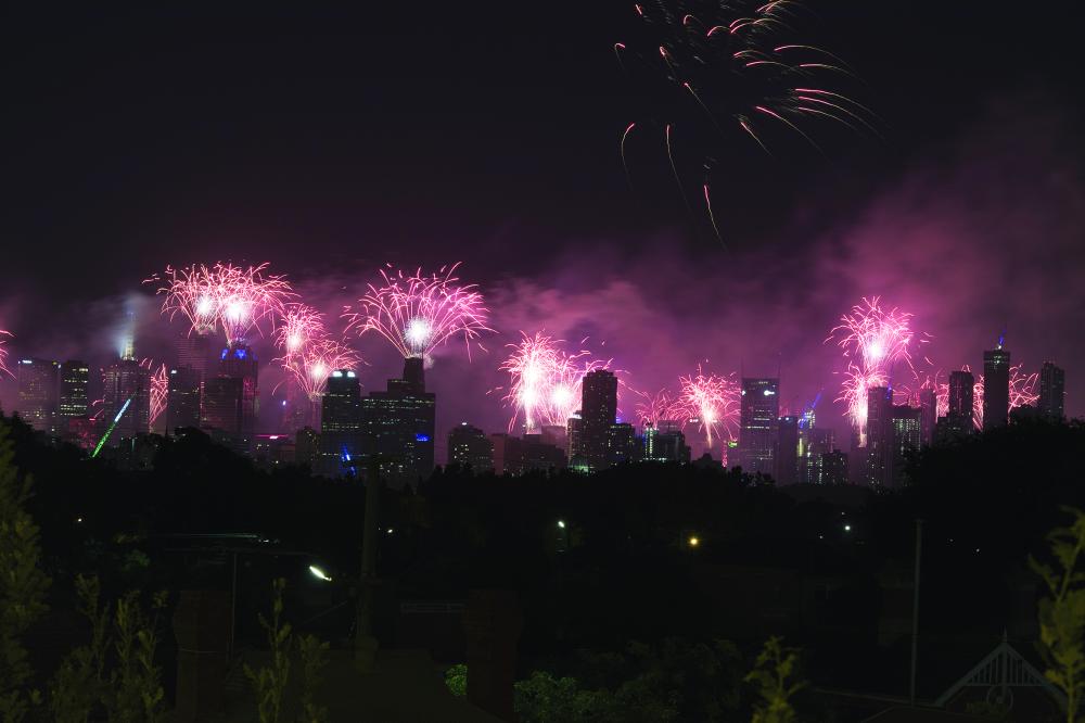 nnnnnnnu0627u0644u0623u0644u0639u0627u0628 u0627u0644u0646u0627u0631u064au0629 u062au0636u064au0621 u0627u0644u0633u0645u0627u0621 u062eu0644u0627u0644 u0627u062du062au0641u0627u0644u0627u062a u0631u0623u0633 u0627u0644u0633u0646u0629 u0627u0644u062cu062fu064au062fu0629 u0641u064a u0645u0644u0628u0648u0631u0646         (u062f u0628 u0623)