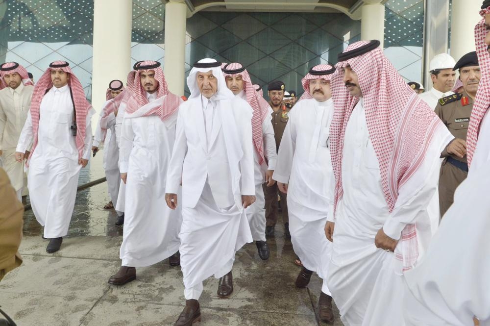 Сколько сейчас в саудовской аравии. Саудовская Аравия Джидда Мекка. Резиденция короля Саудовской Аравии Мекке. Джидда Саудовская Аравия одежда.