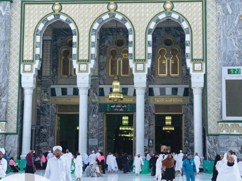 ترقيم أبواب المسجد الحرام بألوان مضاءة - صحيفة مكة