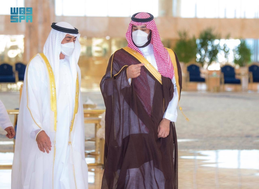 






الأمير محمد بن سلمان لدى استقباله الشيخ محمد بن زايد أمس                                                                                     (واس)
