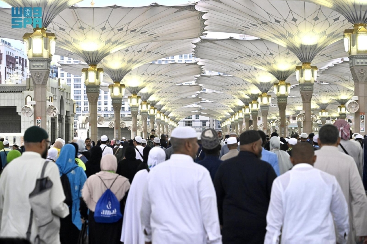 مظلات المسجد النبوي... تحفة فنية وهندسية تجمع الجمال والحماية 