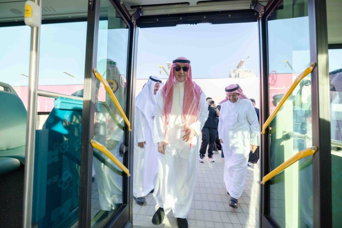 شركة أم القرى للتنمية والإعمار بالشراكة مع إلكترومين تدشّن أول شبكة نقل تردّدي سريع بالحافلات الكهربائية بالشرق الأوسط في وجهة "مسار" بمكة المكرمة 