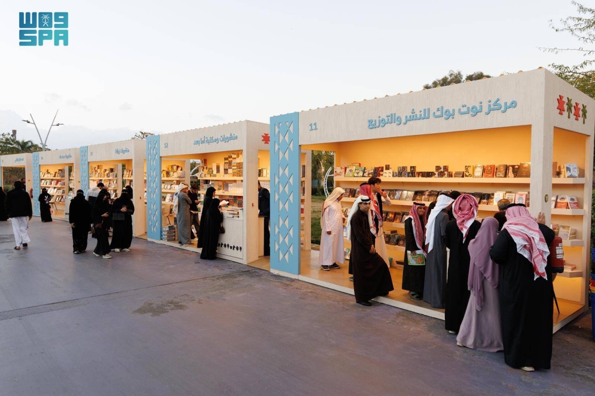عشرات دور النشر تثري. مهرجان الكتاب والقراء بالطائف 