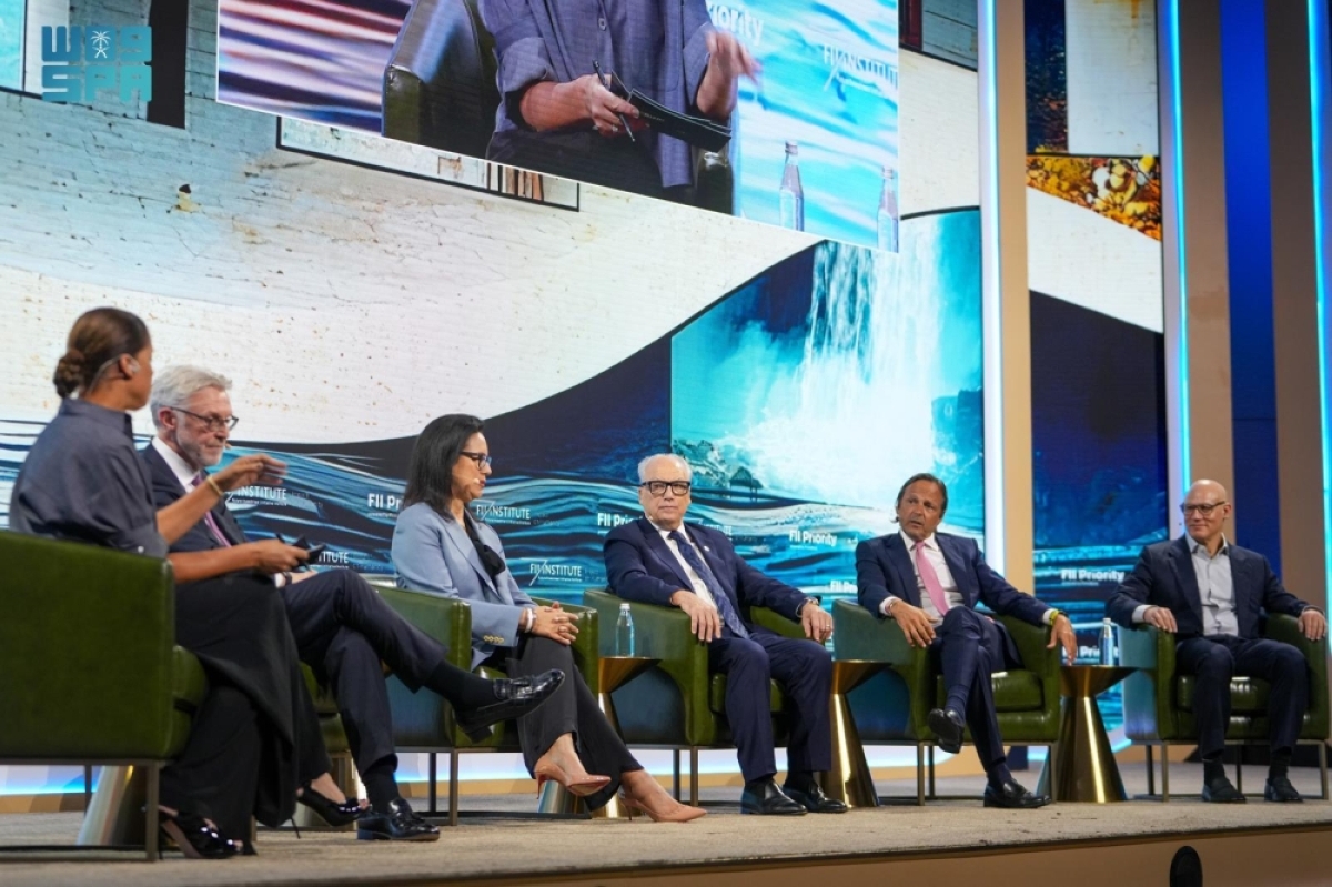 قمة أولوية ميامي تختتم أعمالها بعقد جلسات
حول استراتيجيات الاستثمار والتوجه الاقتصادي