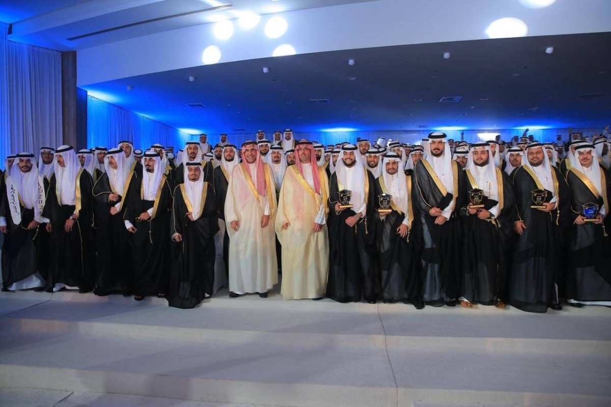 نيابة عن نائب أمير منطقة مكة المكرمة.. مُحافظ جدة يشهد حفل تخريج الدفعة الـ 11 من طلاب وطالبات جامعة جدة 