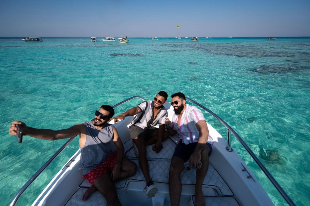 جدة.. وجهة الأصدقاء في العيد بتجارب تجمع البحر والحياة الاجتماعية 