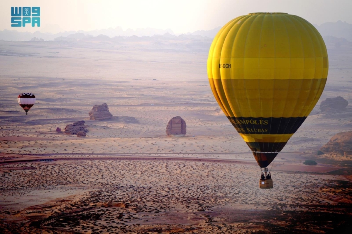 رحلات المنطاد في العلا.. تجربة. تتجاوز الترفيه إلى استكشاف الطبيعة 