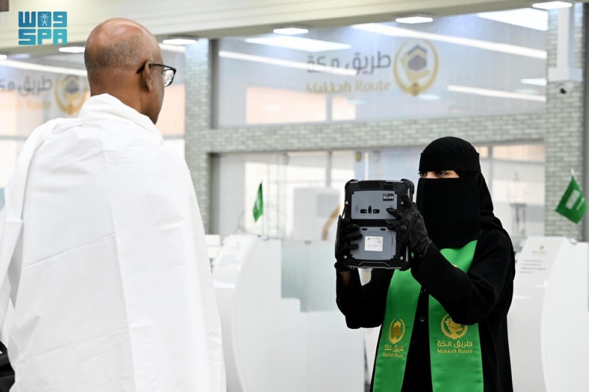 «الكاونتر المتنقل» يسهم في تسهيل 
إجراءات ضيوف الرحمن في منفذ دكا ببنجلاديش