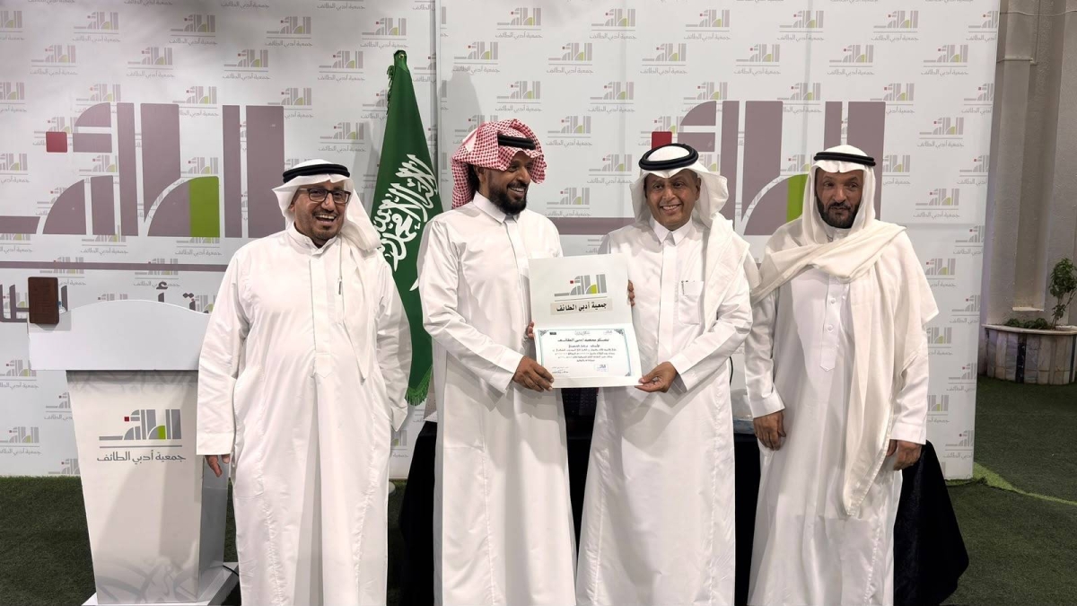 الحصيني يستعرض نماذج شعرية عن فن الغزل في الموروث الشعري